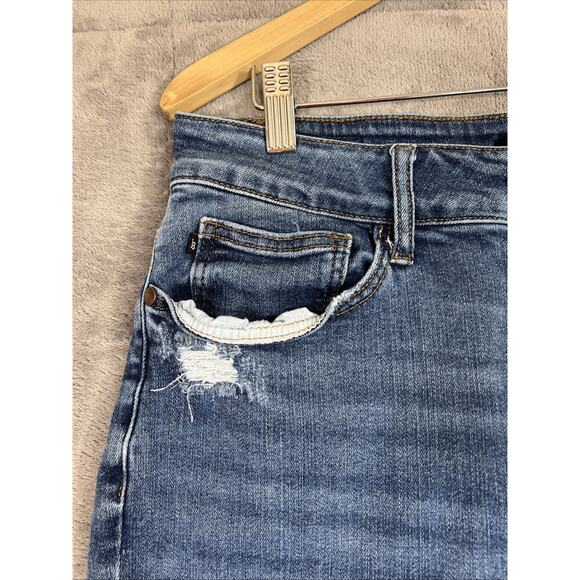 Judy Blue Jeans 16W Capri Fit Jeans Medium Wash Distressed Stretch Casual 22"Leg - Picture 3 of 16